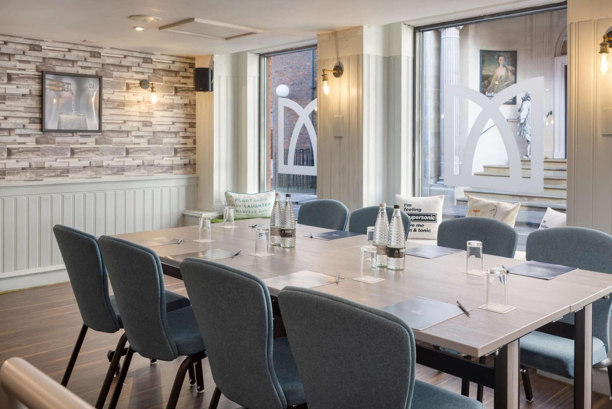 Hilton York Hotel Bagian luar foto