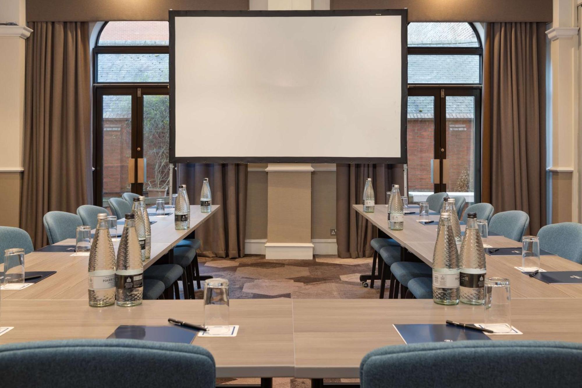 Hilton York Hotel Bagian luar foto