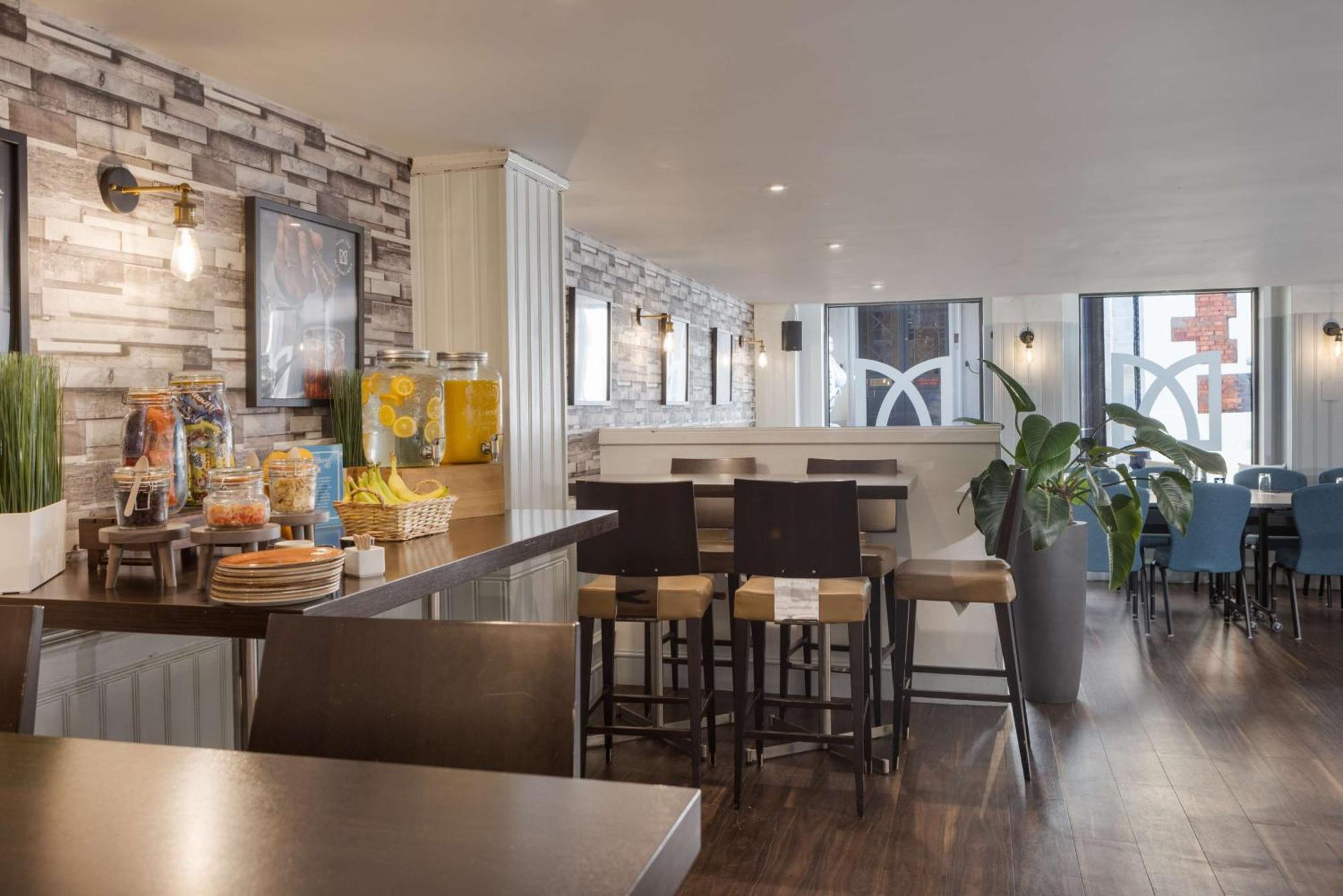Hilton York Hotel Bagian luar foto