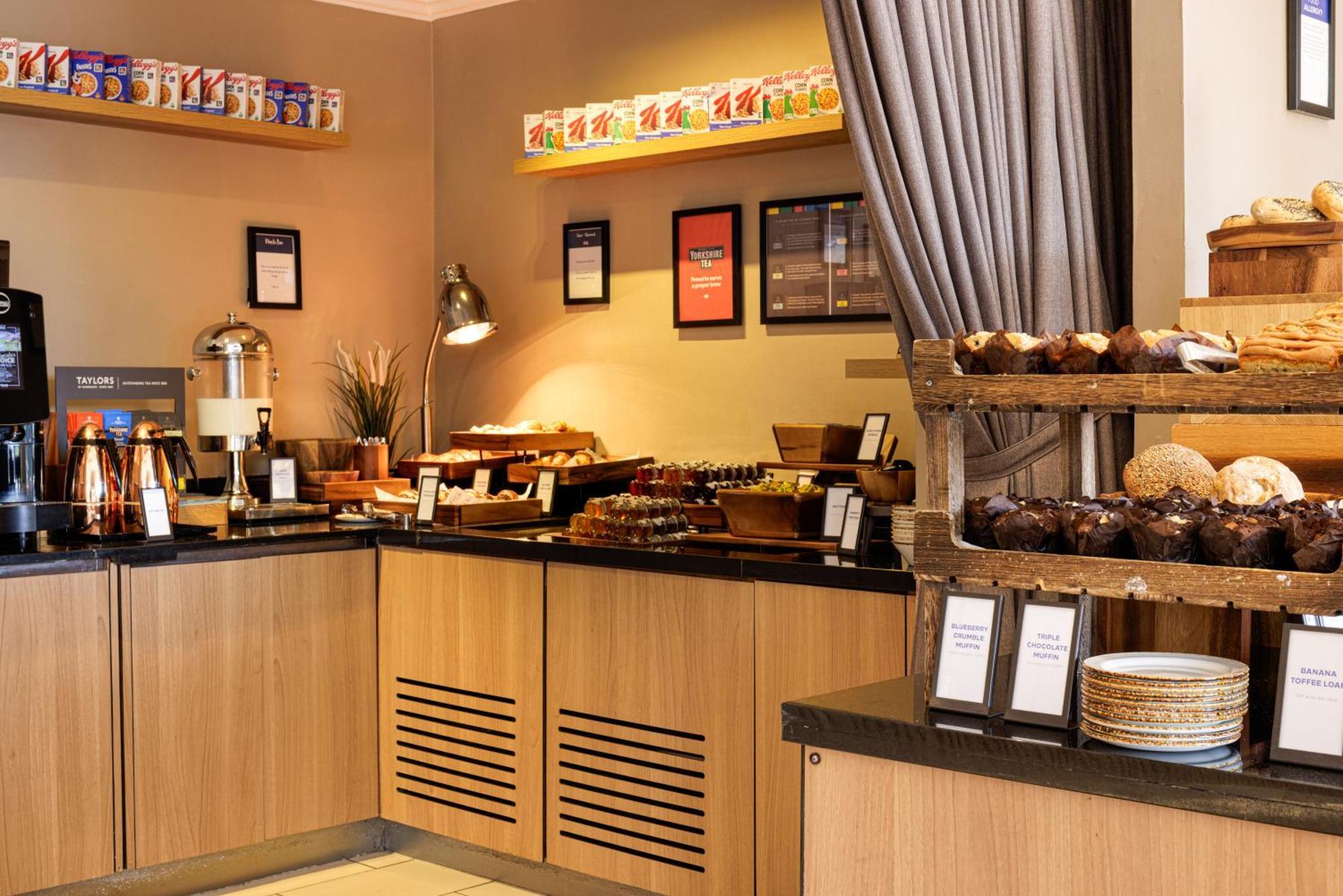Hilton York Hotel Bagian luar foto