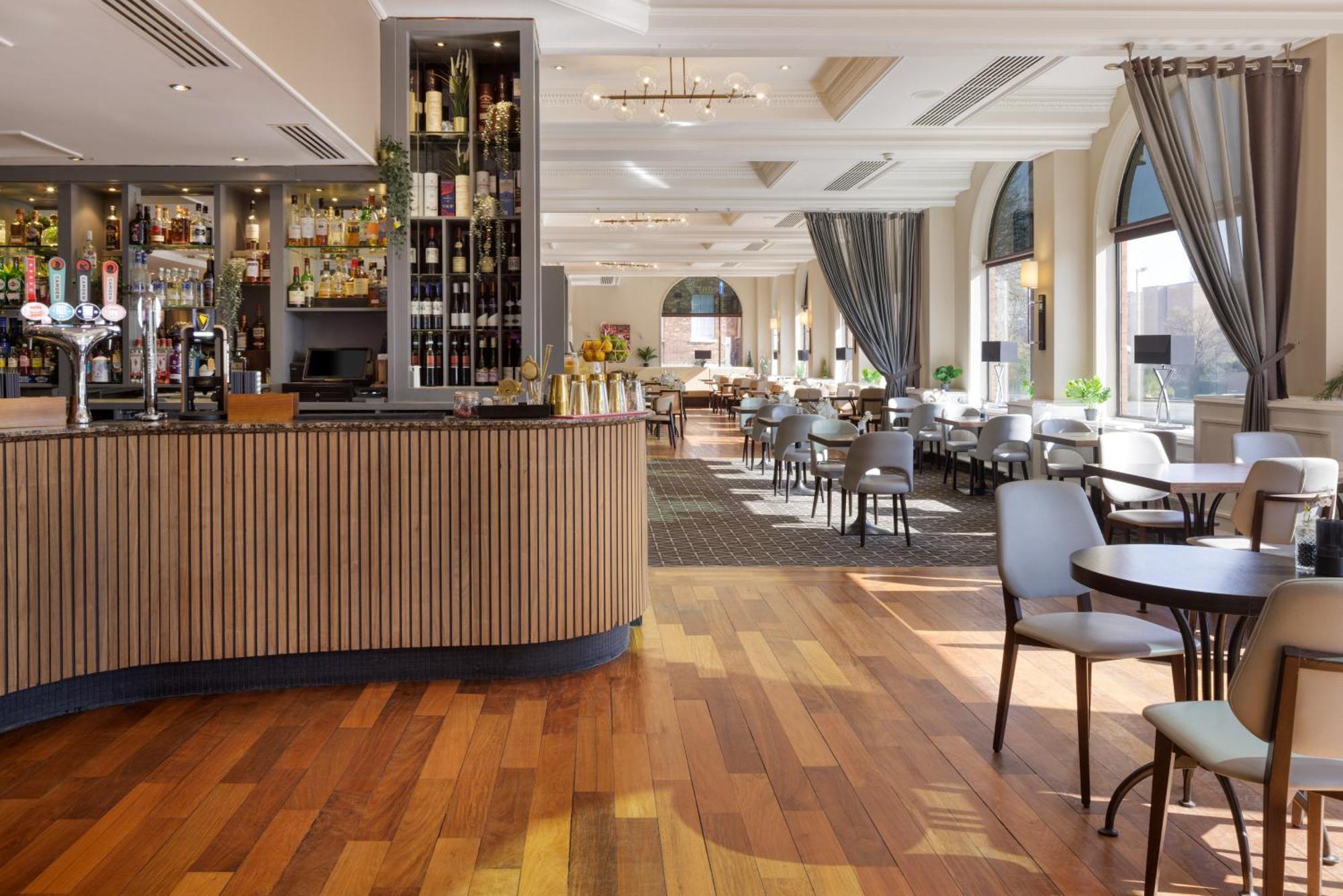 Hilton York Hotel Bagian luar foto