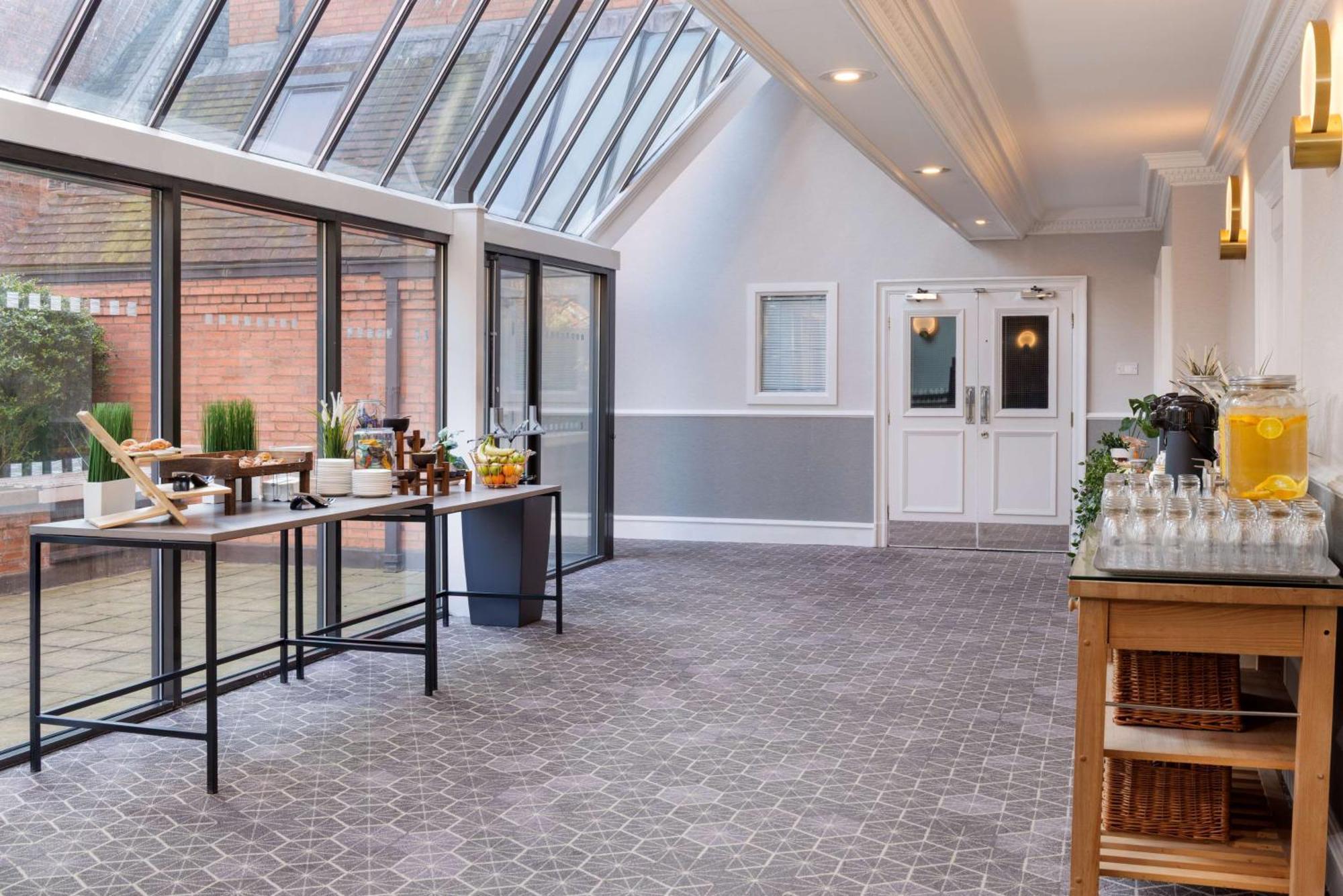 Hilton York Hotel Bagian luar foto