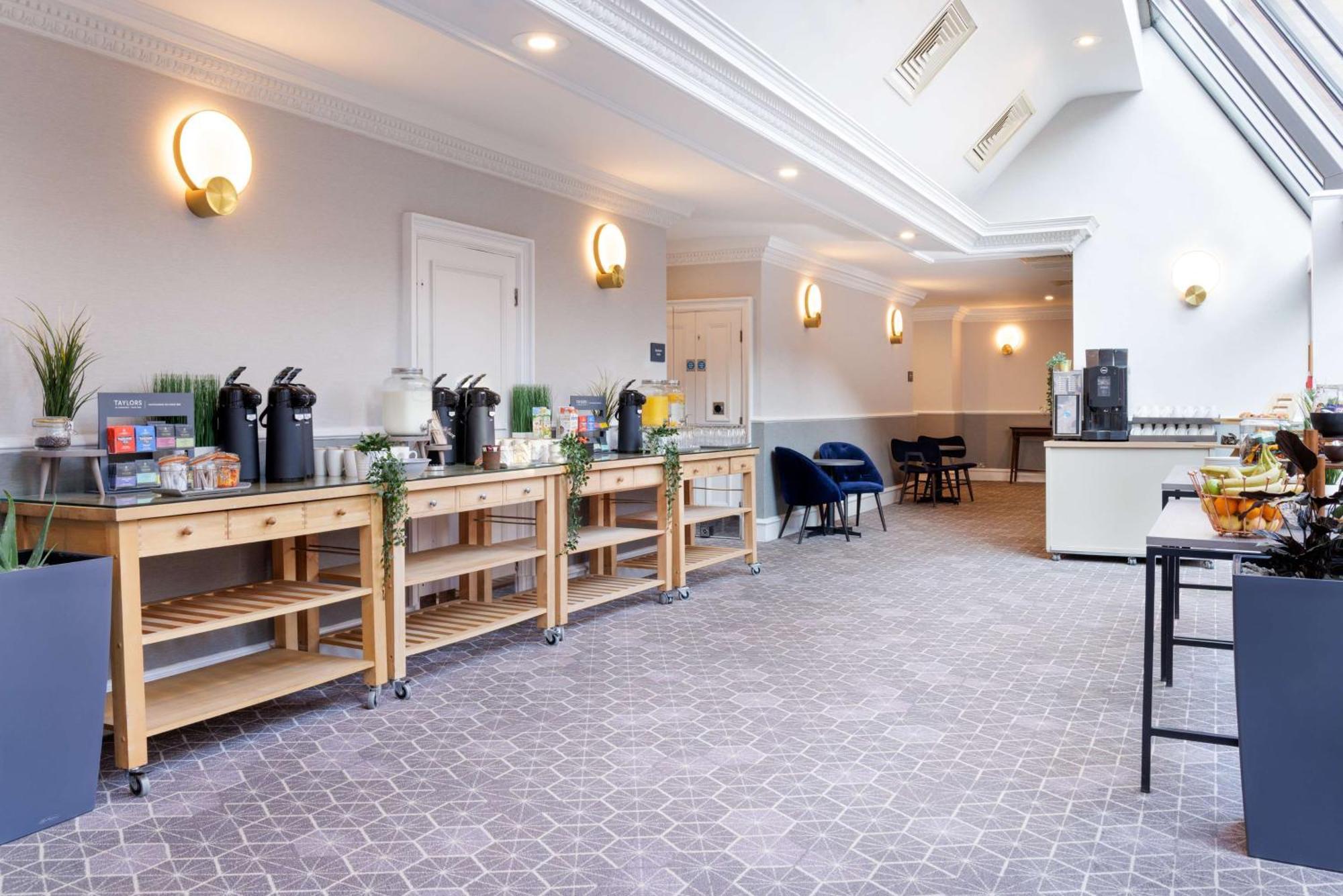 Hilton York Hotel Bagian luar foto