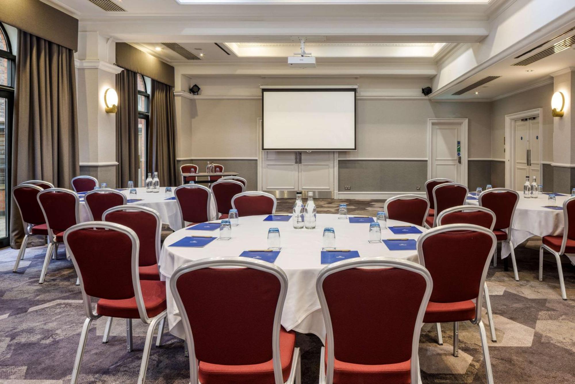 Hilton York Hotel Bagian luar foto