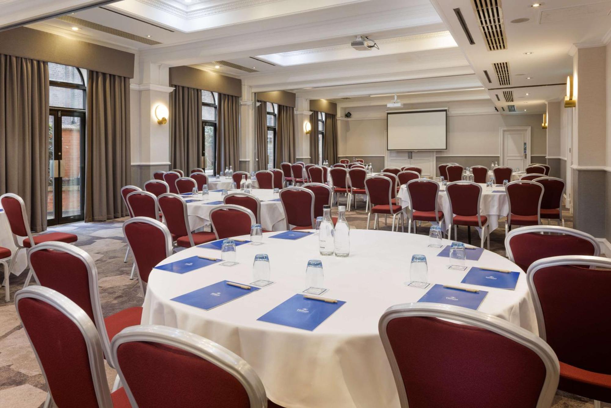 Hilton York Hotel Bagian luar foto